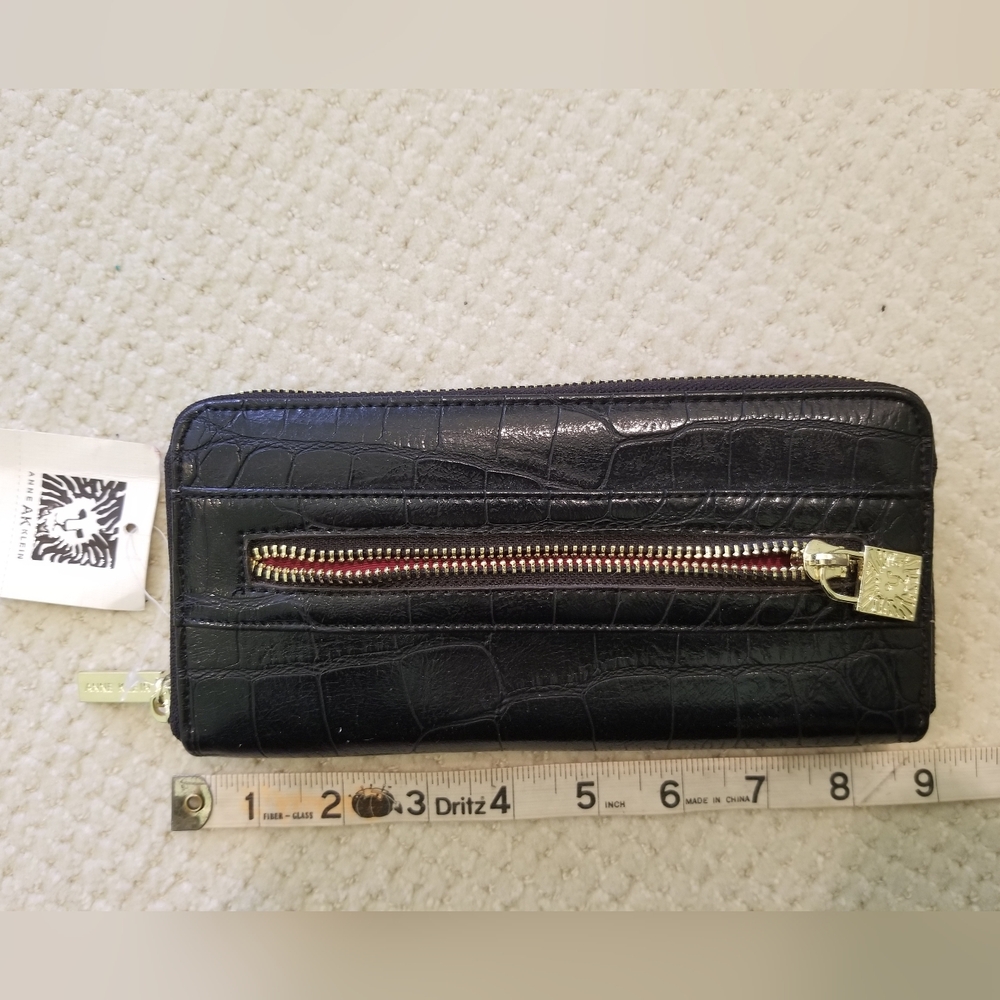 NEVER USED Ann Klein "Alligator Alley" wallet 8x4x.75 NO DEFECTS!